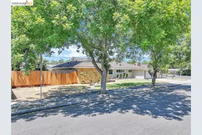 65 Arcade St, Stockton, CA 95204 - Photo 5