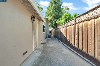 3555 Thunderbird Dr, Concord, CA 94520 - Photo 23