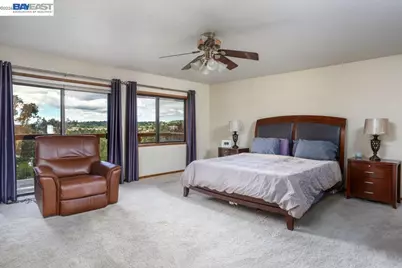 6727 Sunnyslope Ave, Castro Valley, CA 94552 - Photo 17