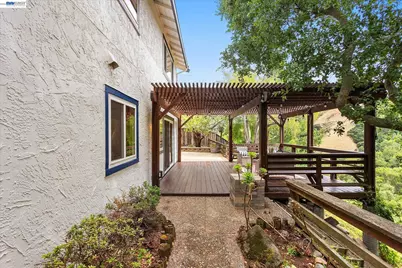 19252 Masterson Pl, Castro Valley, CA 94552 - Photo 67