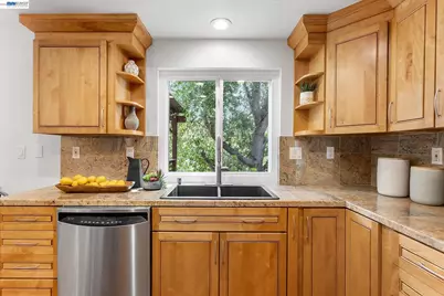 19252 Masterson Pl, Castro Valley, CA 94552 - Photo 21