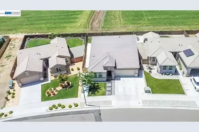 1893 Summit Dr, Los Banos, CA 93635 - Photo 9