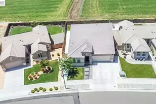 1893 Summit Dr, Los Banos, CA 93635 - Photo 9