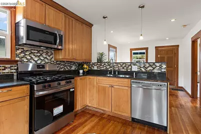 943 56th St, Oakland, CA 94608 - Photo 15