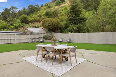 8170 Surrey Ln, Oakland, CA 94605 - Photo 49
