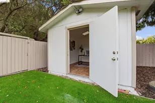 8170 Surrey Ln, Oakland, CA 94605 - Photo 53