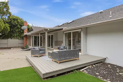 8170 Surrey Ln, Oakland, CA 94605 - Photo 43