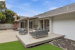 8170 Surrey Ln, Oakland, CA 94605 - Photo 43