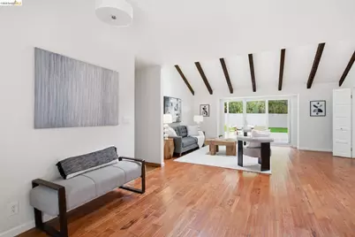 8170 Surrey Ln, Oakland, CA 94605 - Photo 5