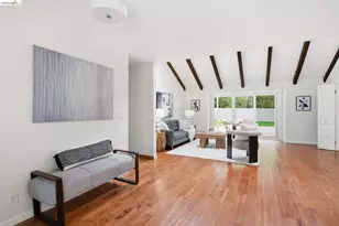 8170 Surrey Ln, Oakland, CA 94605 - Photo 5