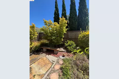 915 39th St, Oakland, CA 94608 - Photo 7