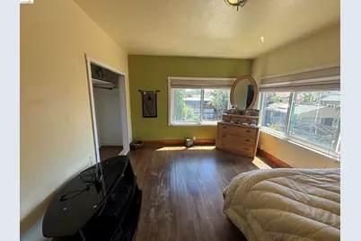 915 39th St, Oakland, CA 94608 - Photo 13