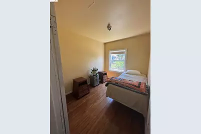 915 39th St, Oakland, CA 94608 - Photo 17