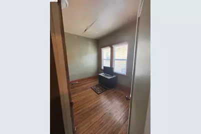 915 39th St, Oakland, CA 94608 - Photo 23