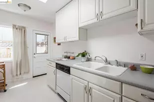 2444 Virginia, Berkeley, CA 94709 - Photo 21