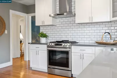 628 Poirier St, Oakland, CA 94609 - Photo 29