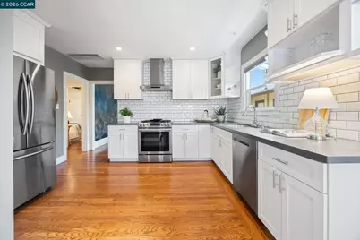 628 Poirier St, Oakland, CA 94609 - Photo 27