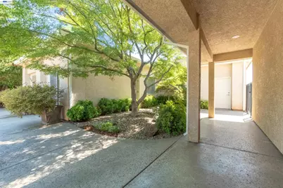 10055 Justamere Ln, Elk Grove, CA 95624 - Photo 31