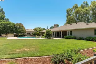10055 Justamere Ln, Elk Grove, CA 95624 - Photo 53