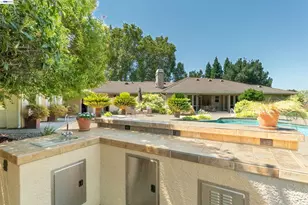 10055 Justamere Ln, Elk Grove, CA 95624 - Photo 47