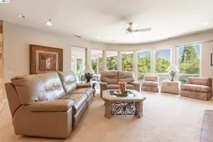 10055 Justamere Ln, Elk Grove, CA 95624 - Photo 13