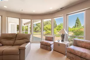 10055 Justamere Ln, Elk Grove, CA 95624 - Photo 15