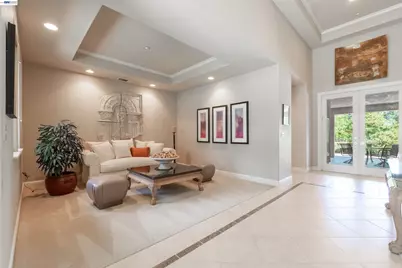 10055 Justamere Ln, Elk Grove, CA 95624 - Photo 9