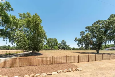 10055 Justamere Ln, Elk Grove, CA 95624 - Photo 63