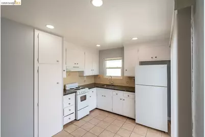 3414 64th Avenue Pl, Oakland, CA 94605 - Photo 13