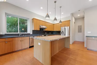 5917 Balboa, Oakland, CA 94611 - Photo 9