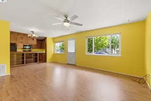 9079 Pinata Way, Sacramento, CA 95826 - Photo 9