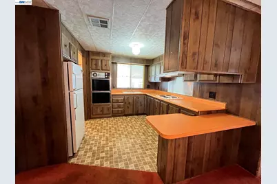 29000 Guildhall Rd, Hayward, CA 94544 - Photo 13