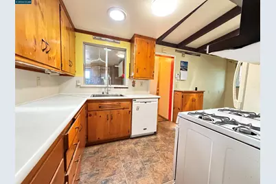 4072 Saint James Dr, El Sobrante, CA 94803 - Photo 9
