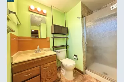 4072 Saint James Dr, El Sobrante, CA 94803 - Photo 21