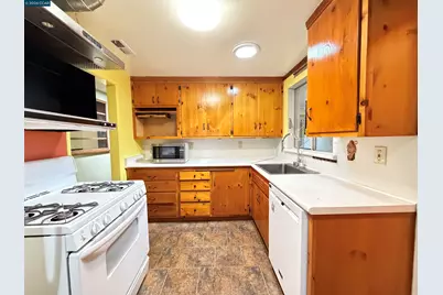 4072 Saint James Dr, El Sobrante, CA 94803 - Photo 7