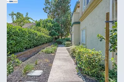 4071 Ghiotti Dr, Pleasanton, CA 94588 - Photo 3