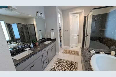 1813 Holsteiner Dr, Fairfield, CA 94534 - Photo 11