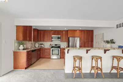 695 Mariposa Ave #401, Oakland, CA 94610 - Photo 9
