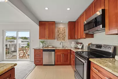 695 Mariposa Ave #401, Oakland, CA 94610 - Photo 11