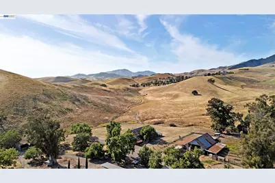 8201 Highland Rd, Livermore, CA 94551 - Photo 3