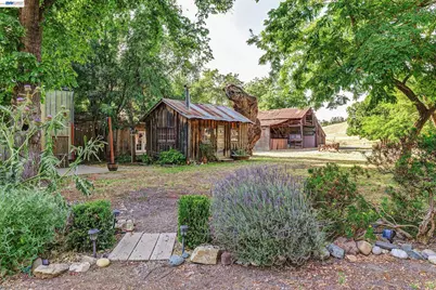 8201 Highland Rd, Livermore, CA 94551 - Photo 9