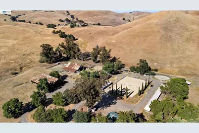 8201 Highland Rd, Livermore, CA 94551 - Photo 43