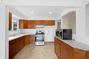26027 Clover Rd, Fairview, CA 94542 - Photo 17