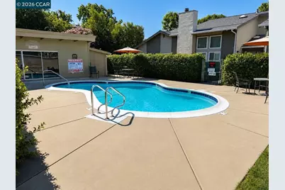 1070 Mohr Ln #1, Concord, CA 94518 - Photo 5