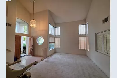 30330 Meridien Cir, Union City, CA 94587 - Photo 3