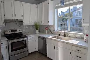 429 Cork Harbour Cir, Redwood City, CA 94065 - Photo 5