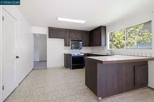 565 Mt Dell Dr, Clayton, CA 94517 - Photo 9