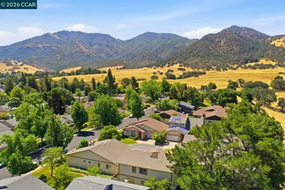 565 Mt Dell Dr, Clayton, CA 94517 - Photo 39