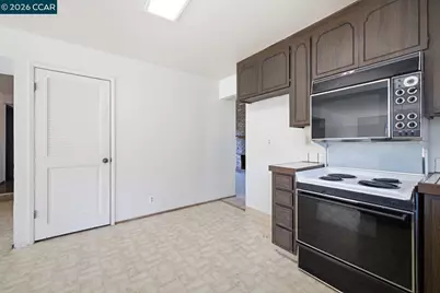 565 Mt Dell Dr, Clayton, CA 94517 - Photo 11