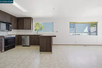 565 Mt Dell Dr, Clayton, CA 94517 - Photo 13